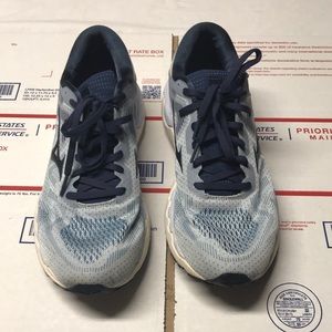 Mizuno Wave Horizon 4 athletic shoes Women size 11 used